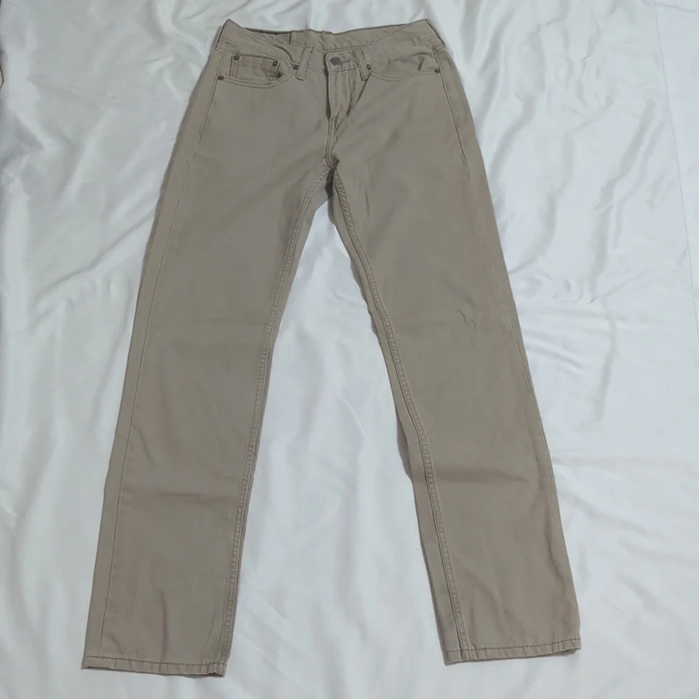 Levi's 514 Straight Fit Jeans, Size 28x32 Color Chinchilla